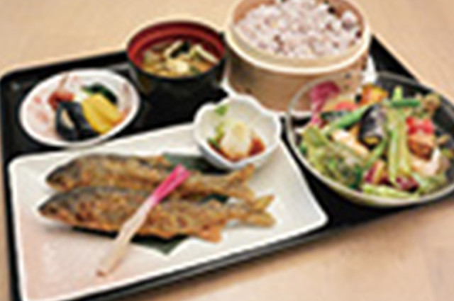 鮎の唐揚げ十穀米御膳