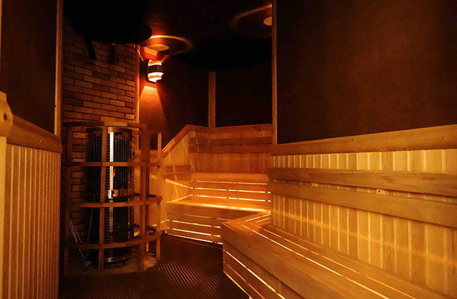 女性フィンランドサウナ